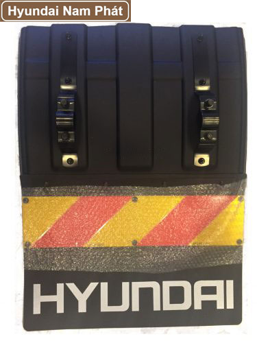 Chắn bùn sau xe đầu kéo Hyundai HD700 HD1000